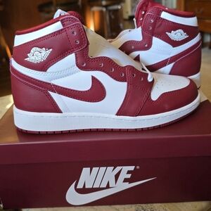 BRAND NEW Nike Air Jordan 1 Retro High Tops OG GS White/Red 5.5 YOUTH